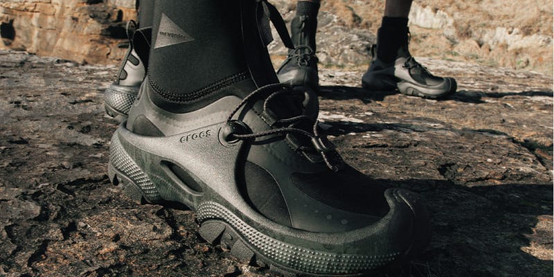 and wander× Crocs×END.の3者コラボブーツ　レア　新品　黒 END and Wander Crocs Trailbreak | SneakerNews.com