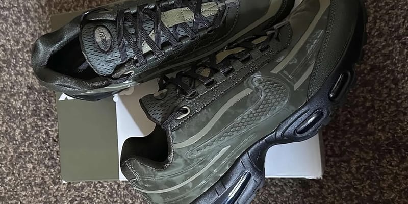 NIKE x WORKSOUT ☆ Air Max 95 30周年記念特別モデル NIKE x WORKSOUT ☆ Air Max 95 30周年記念特別モデル (Nike