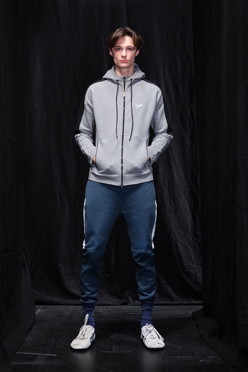 pumaとコラボ＜balenciaga＞ Puma Hoodie ミディアムフィット ホワイト の ウィメンズ Balenciaga | PUMA Hoodie ミディアム