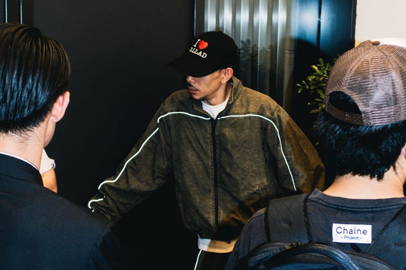 イオ ニューアルバムのデモ・リスニングパーティをプレイバック