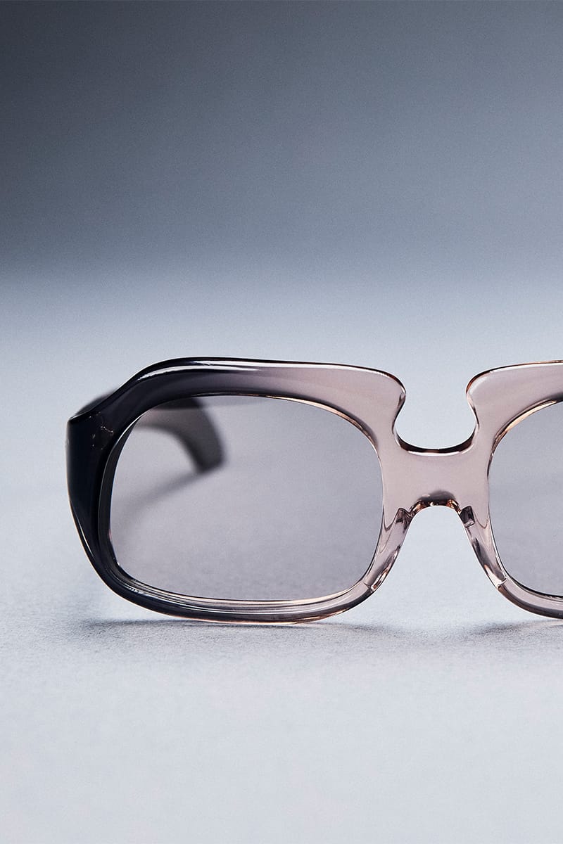 エムエーエスユーとソラックザーデによるカプセルコレクションが発売