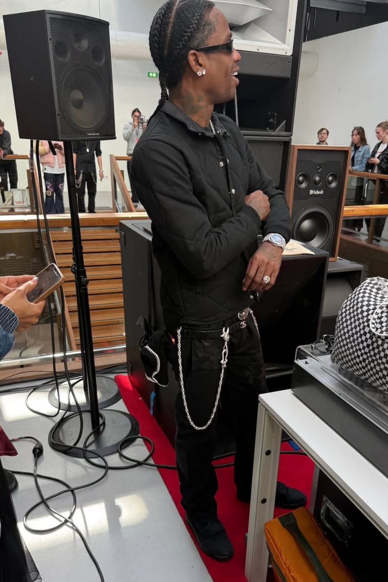 トラヴィス・スコットがオールブラックのジャンプマンジャックを初披露