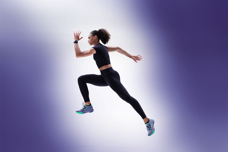 タグ・ホイヤーとニューバランスが初のコラボシューズをリリース