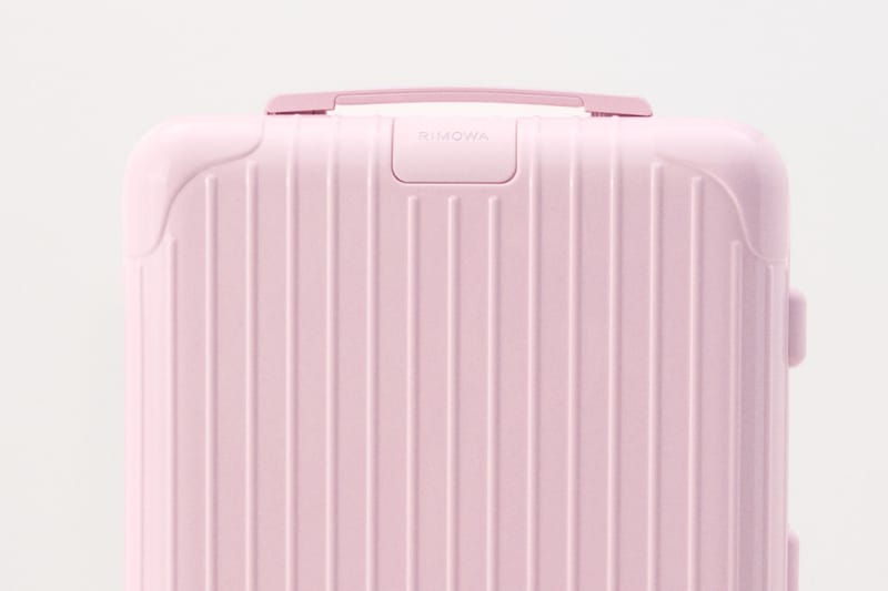 RIMOWA バレリーナピンク iPhone 17 pro ケース リモワから