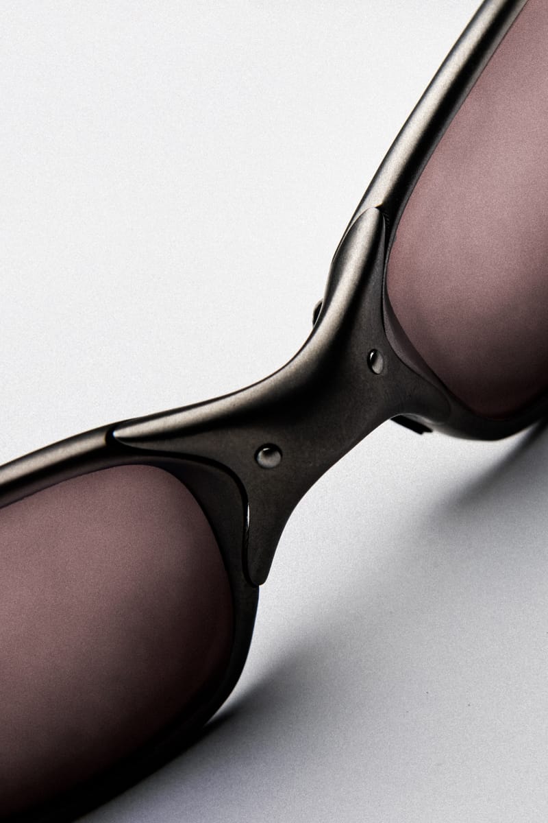 トラヴィス・スコットxオークリー限定コラボアイウェアが公開