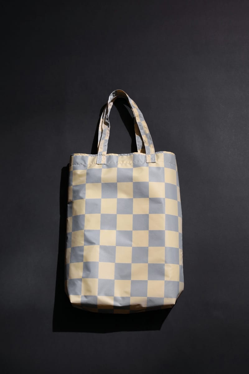 コム デ ギャルソンがオニツカタイガーとのホリデーキャンペーン発表