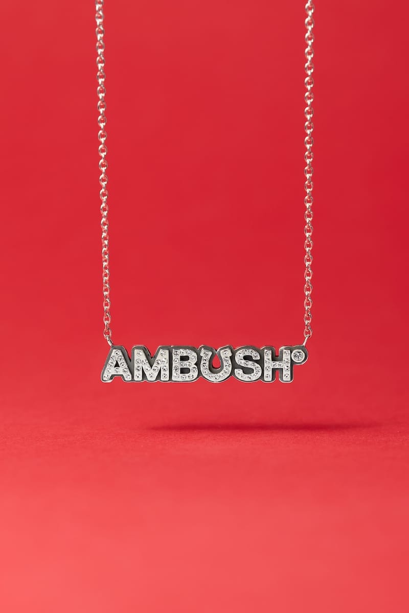 アンブッシュから馬をモチーフとしたネックレスが発売 | Hypebeast.JP