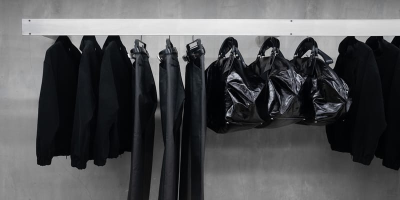 オマール・アフリディとヴジャデによるコラボコレクション“NOIR”が登場