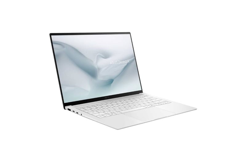 台湾発のテックブランド エイスースが最新チップを搭載した新型ノート