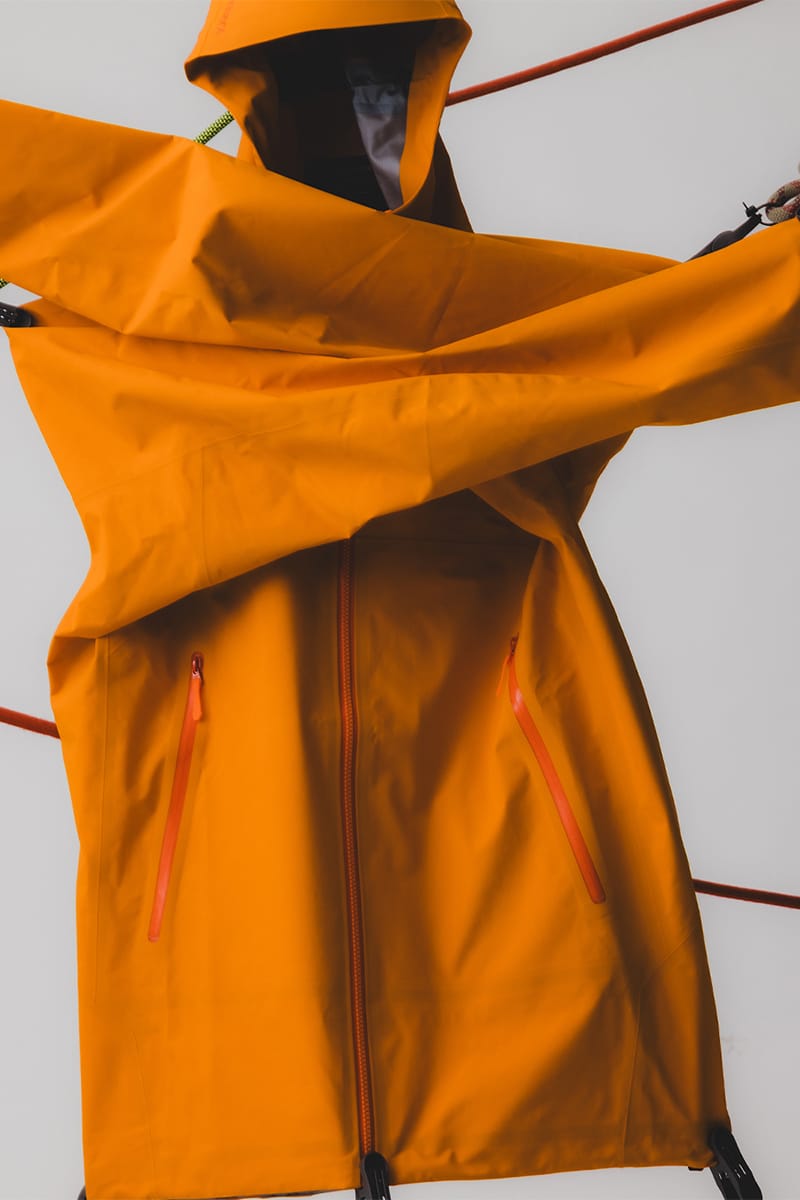 ビームスがアークテリクス Beta Jacketのエクスクルーシブカラーを発売