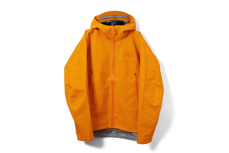 ビームスがアークテリクス Beta Jacketのエクスクルーシブカラーを発売
