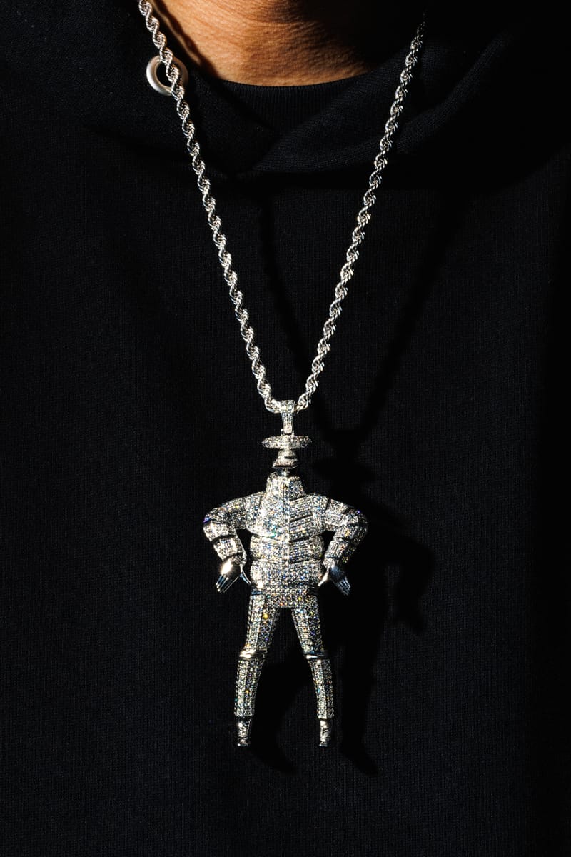 小畑多丘とCOREJEWELSが“身につける彫刻”を発表｜ダイヤ約13ctの限定2