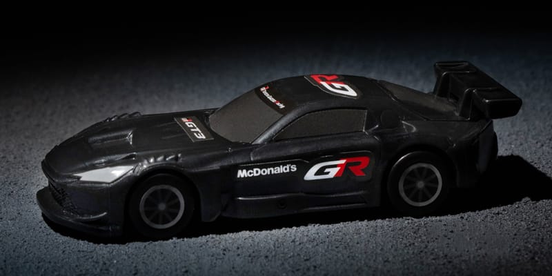 マクドナルドとトヨタ・ガズー・レーシングによるハッピーセットが登場