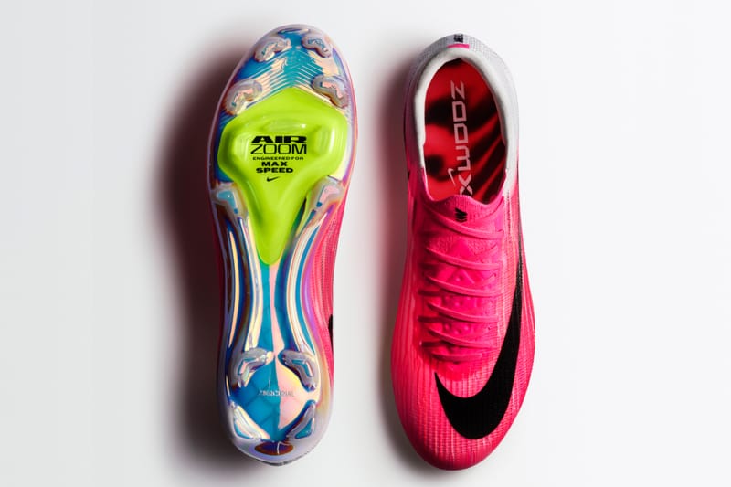 ナイキが新作サッカースパイク マーキュリアルヴェイパー&スーパー