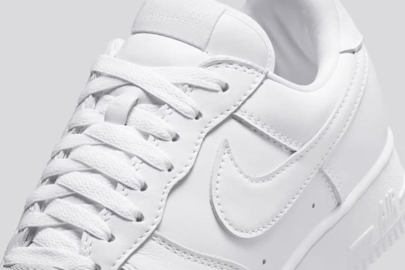 Nike Air Force 1 ナイキ エアフォースワン ホワイト ナイキエアフォース1ロー'01トリプルホワイトの公式画像をチェック