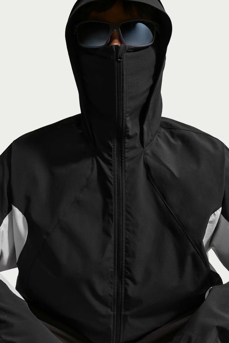 NIKE シールドテックジャケット ナイキテック ヘリオスにフェイスシールド一体型シェルジャケット登場