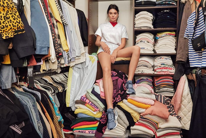 Kendall Jenner 紐約生活的公寓大公開，成堆的「衣服山」應該一輩子都穿不完吧…