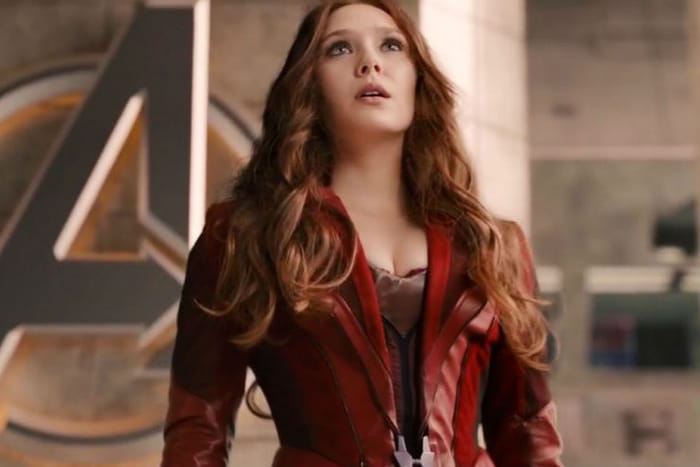 「只有我一個人露出乳溝！」Elizabeth Olsen 對 Avengers 裡的低胸造型有點意見…