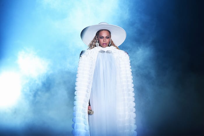 拍 Beyoncé 封面的是誰？在最重要的 9 月號，《Vogue》卻用了史上最年輕的攝影師！