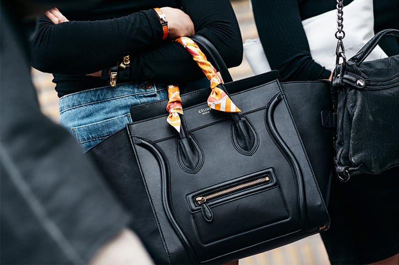 CELINE 2018AW ビッグシルエットスウェットパーカー✳︎フィービー期 Saweetie's Icy Season Holiday Special Was Chic and Shoppable