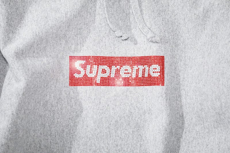 Supreme x Swarovski 對女生來說最夢幻的Bogo Tee，每件都有超過1,000