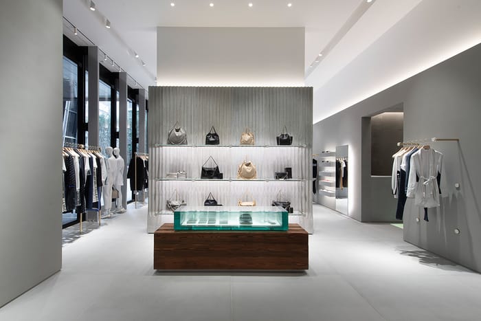 Stella McCartney 全新店鋪落成，每一個角落都充滿了品牌的簡約美學！