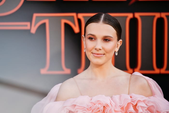 15 歲就推出美妝護膚品牌的 Millie Bobby Brown 被質疑「造假」示範產品流程引起爭議