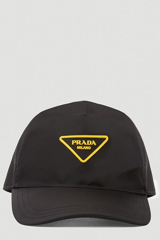 Prada 推出全新黑色鴨嘴棒球帽- POPBEE