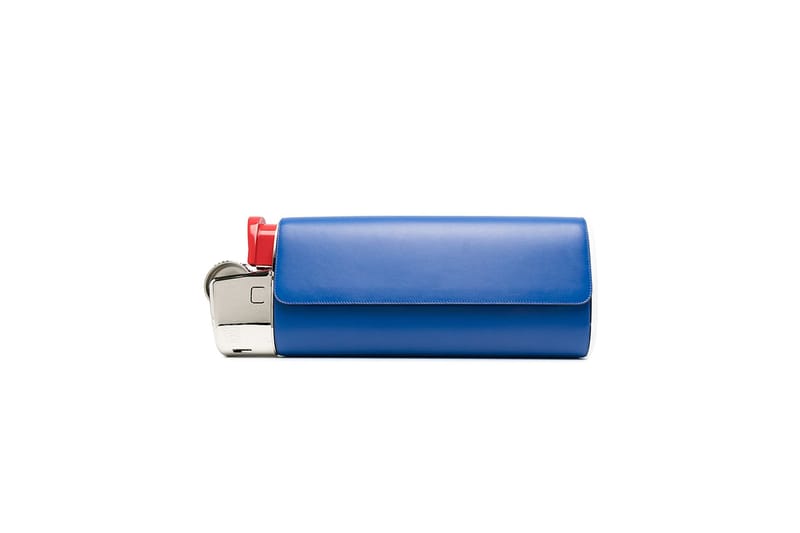 Lighter clutch discount bag moschino