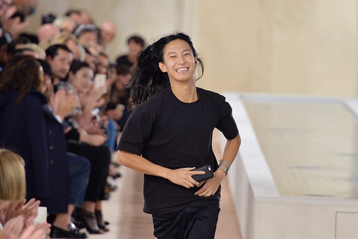 沸沸揚揚的性騷擾醜聞：沉寂幾天後，Alexander Wang 作出回應！