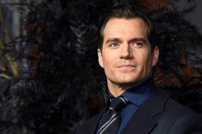 粉絲再度集體失戀：超人 Henry Cavill 放出甜蜜合照，親自證實新戀情傳聞！