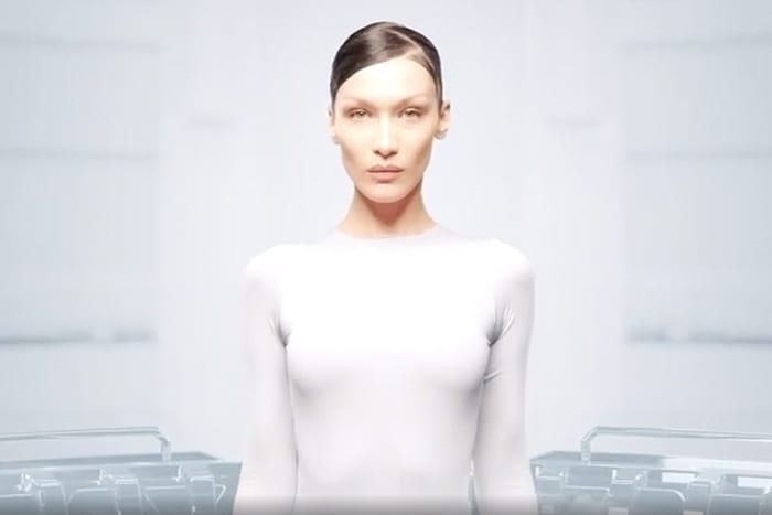 Bella Hadid 發表個人 NFT 系列「CY-B3LLA」，持有者還可以與她見面！