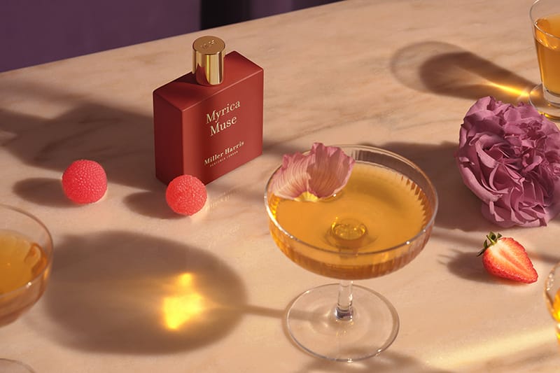 穿上夜幕下的魅惑感:Miller Harris 新登場「Myrica Muse」淡 穿上夜幕下的魅惑感:Miller Harris 新登場「Myrica Muse」淡