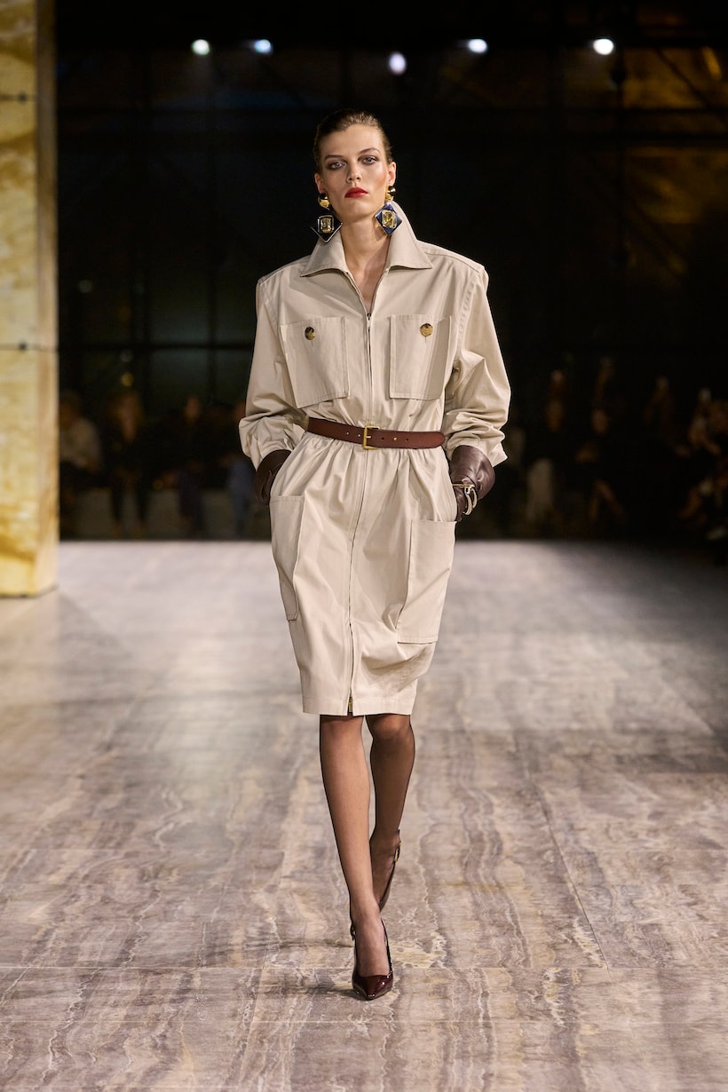 Saint Laurent 版的 Quiet Fashion，2024 春夏系列禮服減少、棉質襯衫大量出現！ - POPBEE