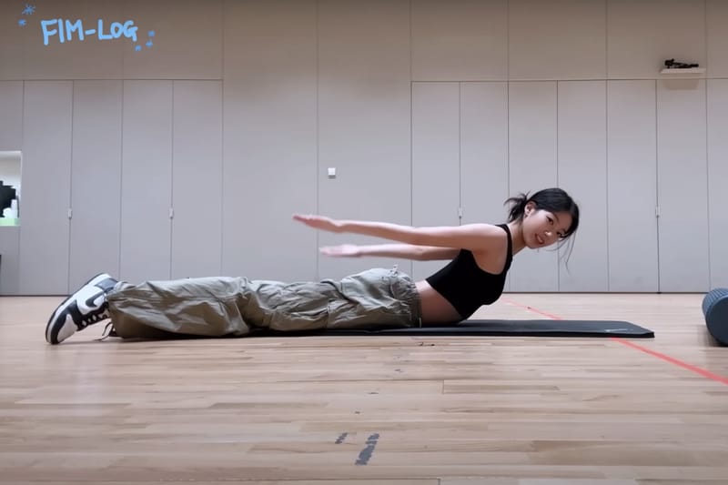擁有女團 Idol 們的腹肌：偷偷筆記 LE SSERAFIM Kazuha 的 7 分鐘訓練菜單！ - POPBEE