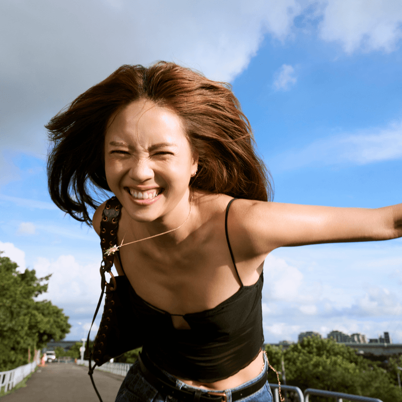 popbee girls vv_levia interview influencer ootd what in my bag