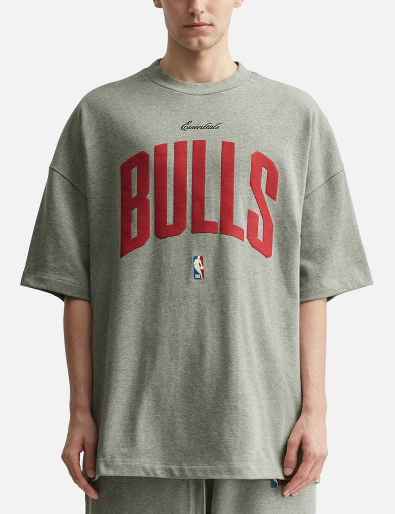 Fear of God Essentials Bulls 90's T-Shirt - Classic cotton tee