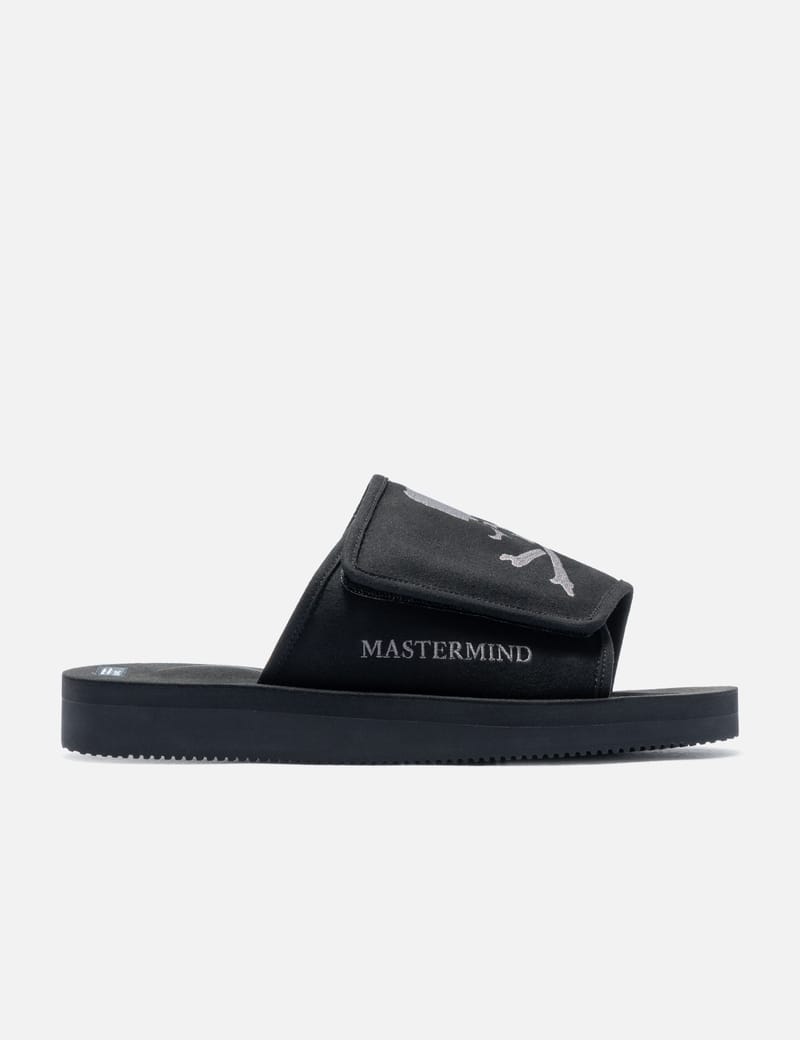 靴 MASTERMIND WORLD Debossed Slide Sandal Mastermind World X SUICOKE SANDAL - Designer streetwear sandal