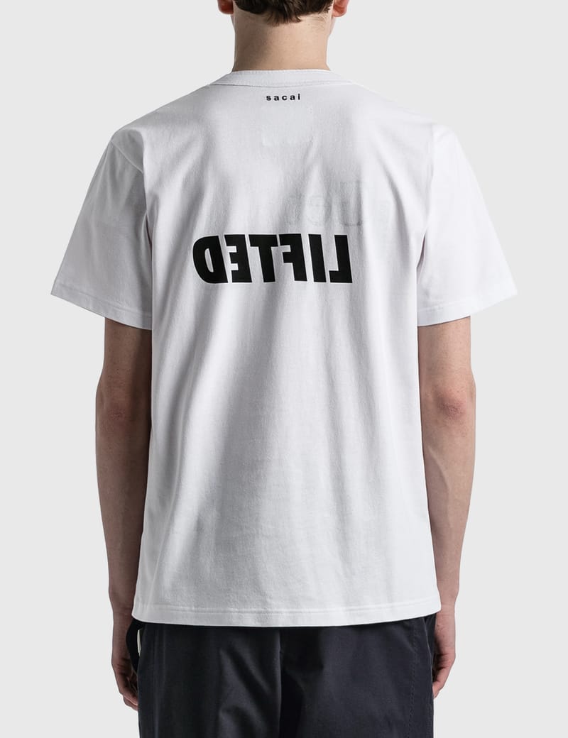 Sacai - Get Lifted Tシャツ | HBX - ハイプビースト(Hypebeast)が厳選したグローバルファッション&ライフスタイル