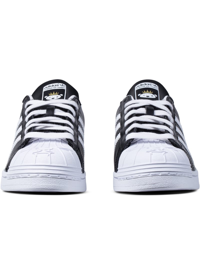 Adidas superstar nigo on sale bear