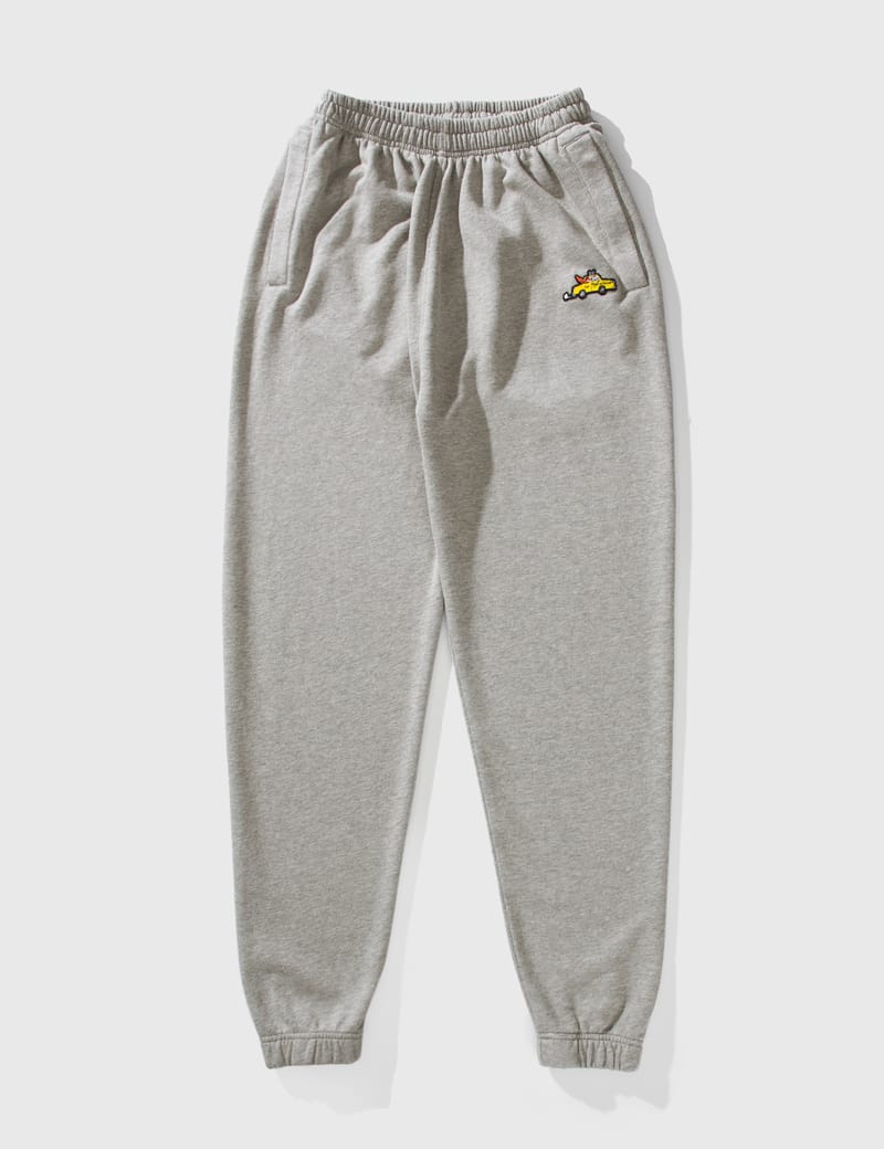 VIP【関税送料無料】希少 Maison Kitsun Casual trousers Maison Kitsuné - Oly Taxi Patch Relaxed Jogger Pants | HBX