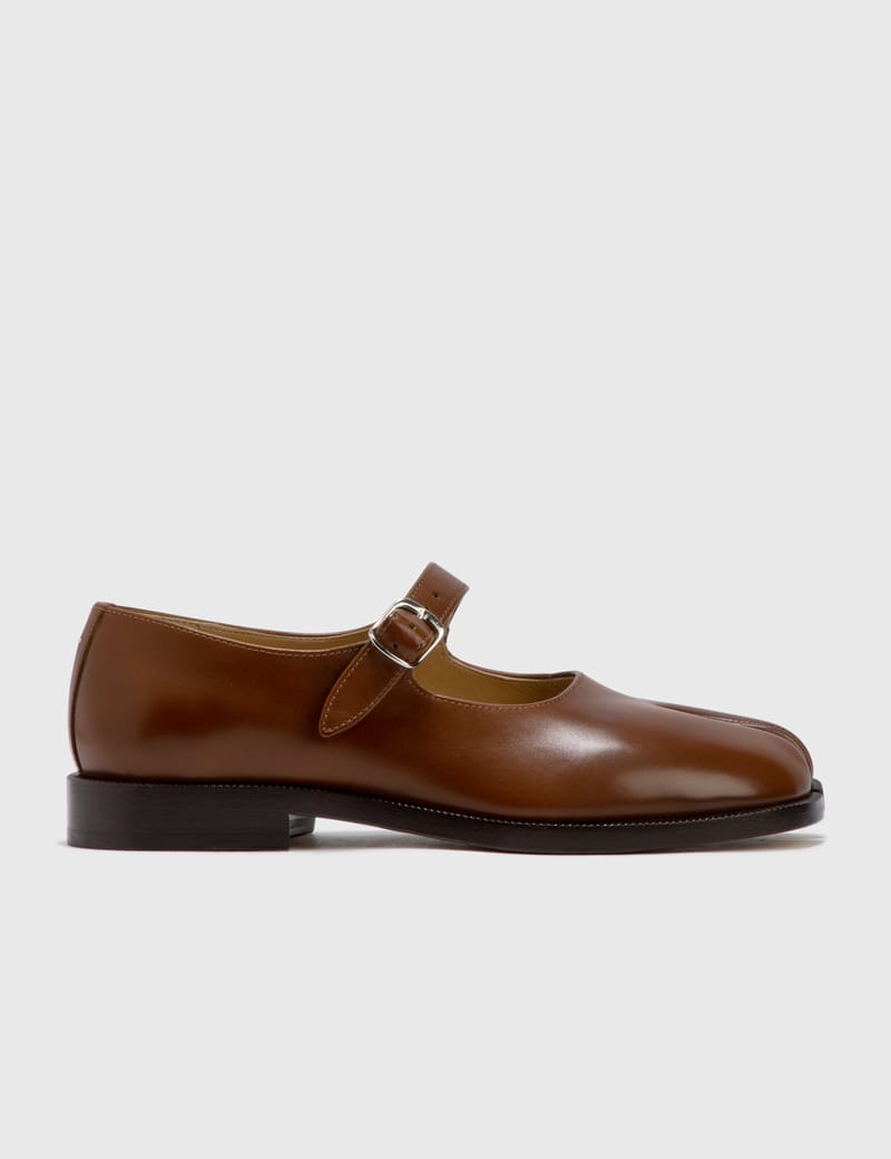 Maison Margiela - Tabi Mary Jane | HBX - Globally Curated