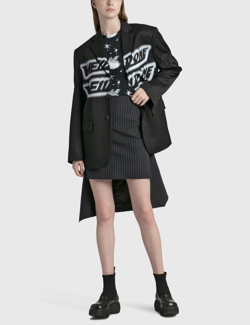 【関税込み】We11done ブラック プリント レザージャケット We11done - Black Standard Jacket with Logo Print | HBX