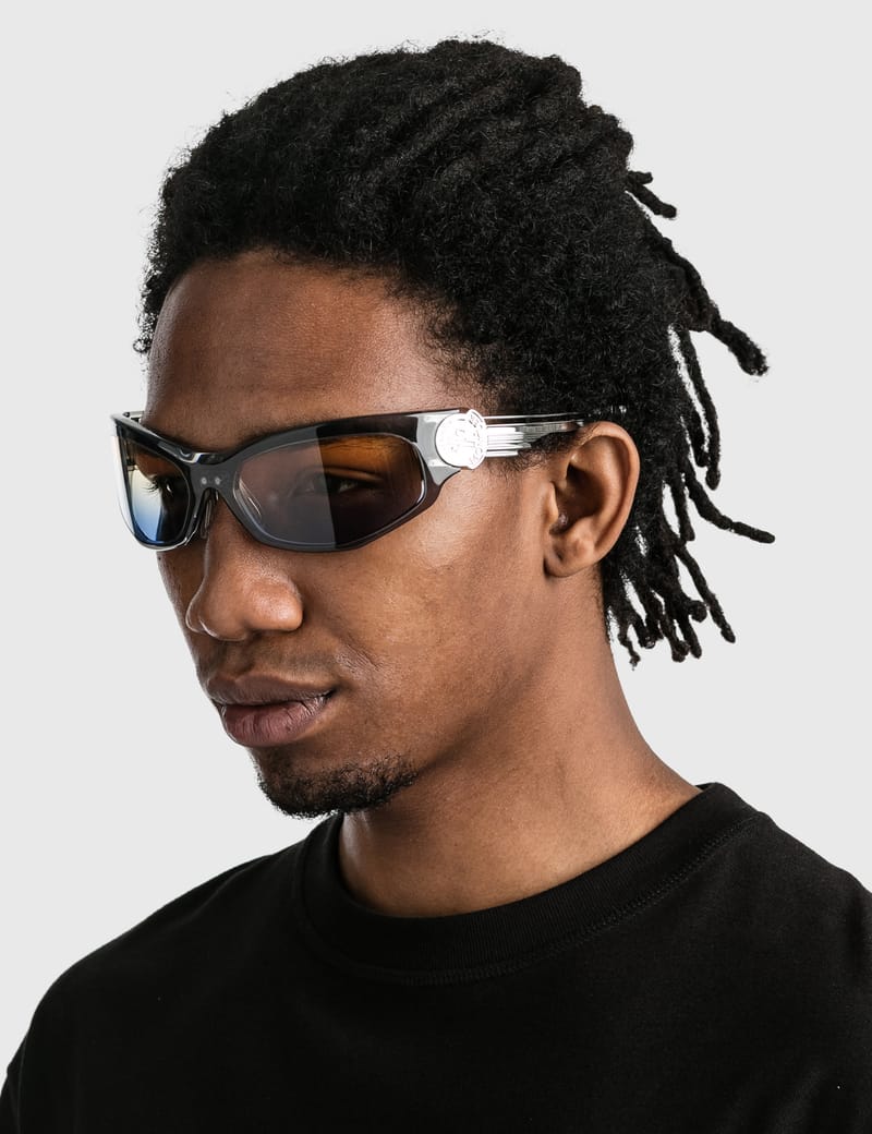 Moncler Genius - 8 Moncler Gentle Monster スワイプ 1 | HBX