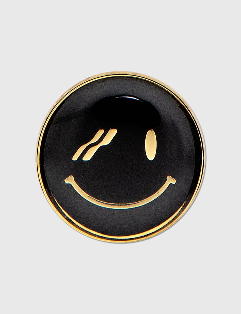 Smile brooch deals