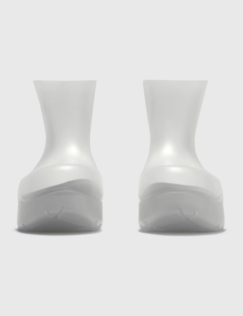 (W) Bottega Veneta Puddle Ankle Glass ★ 関税/送料込 Bottega Veneta® Men's Puddle Ankle Boot in Sea salt. Shop