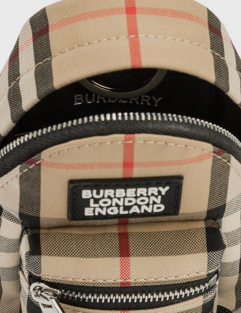 【Burberry】★ヴィンテージ チェック バックパック チャーム Burberry - ヴィンテージ チェック バックパック チャーム | HBX