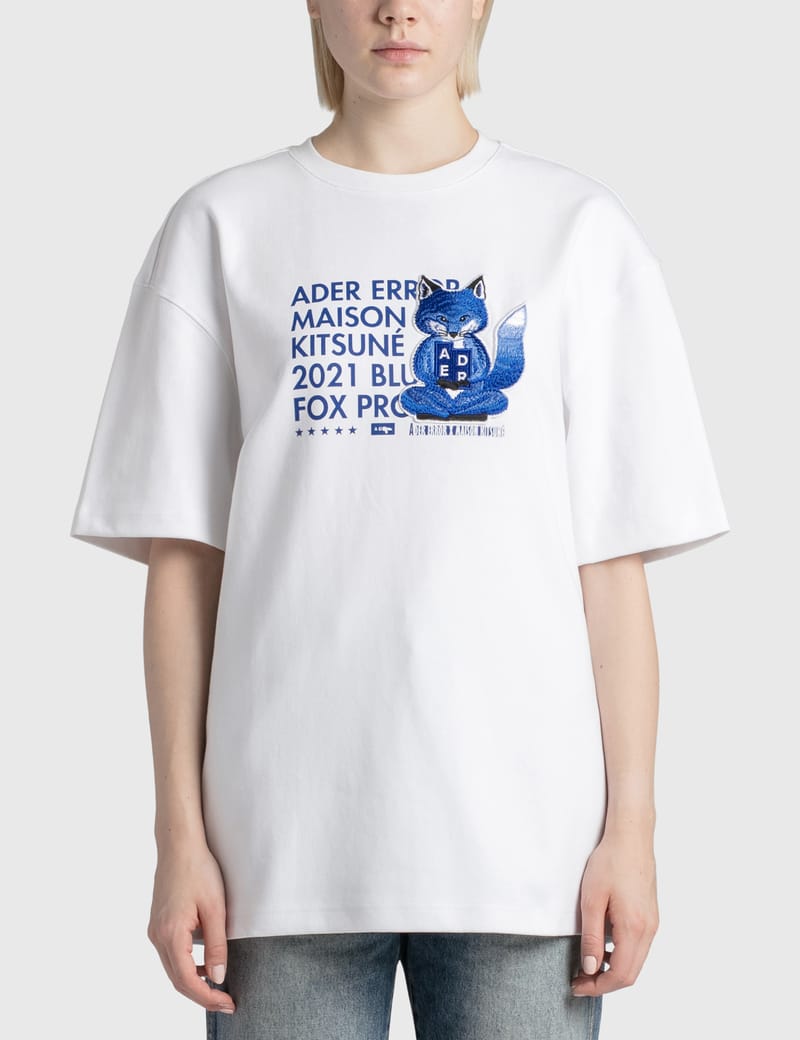 Maison Kitsuné - Maison Kitsuné x Ader Error メディテーション フォックス Tシャツ | HBX -  ハイプビースト(Hypebeast)が厳選したグローバルファッションu0026ライフスタイル