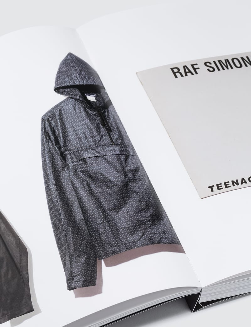 RAF SIMONS 1996-2006 Archive book