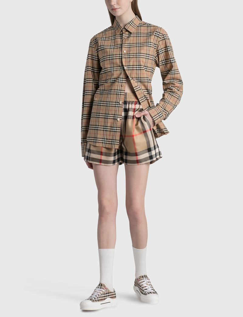BURBERRY チェックシルクショーツ ベージュ 大人気 数量限定 チェック シルクショーツ (アーカイブベージュ) - ウィメンズ